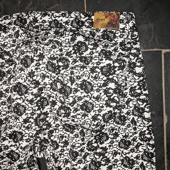 NWT Hart denim with fun black print sz 31 - Picture 2 of 10